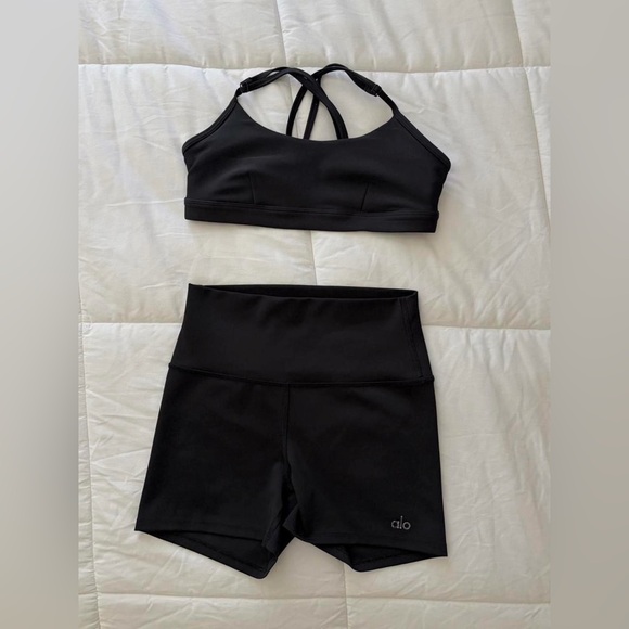 ALO Yoga Other - Alo black airlift set XS